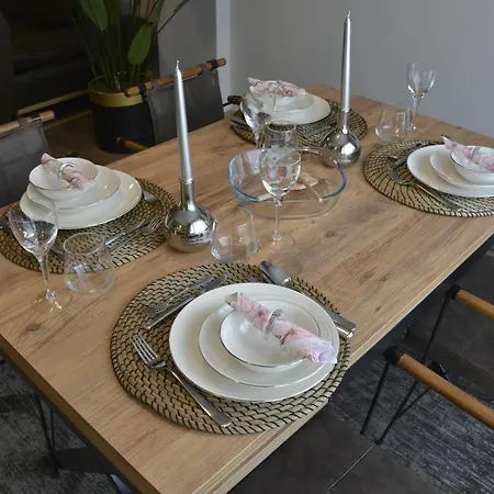 Sea View, Your In The Center Of Alsancak Apartament *