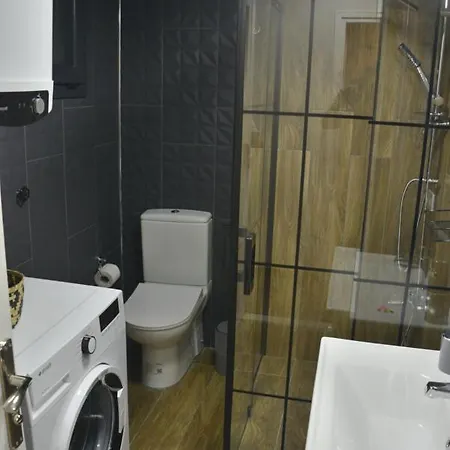 Sea View, Your In The Center Of Alsancak Apartament