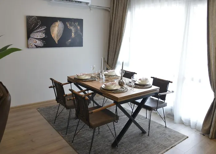 Sea View, Your In The Center Of Alsancak Apartamento